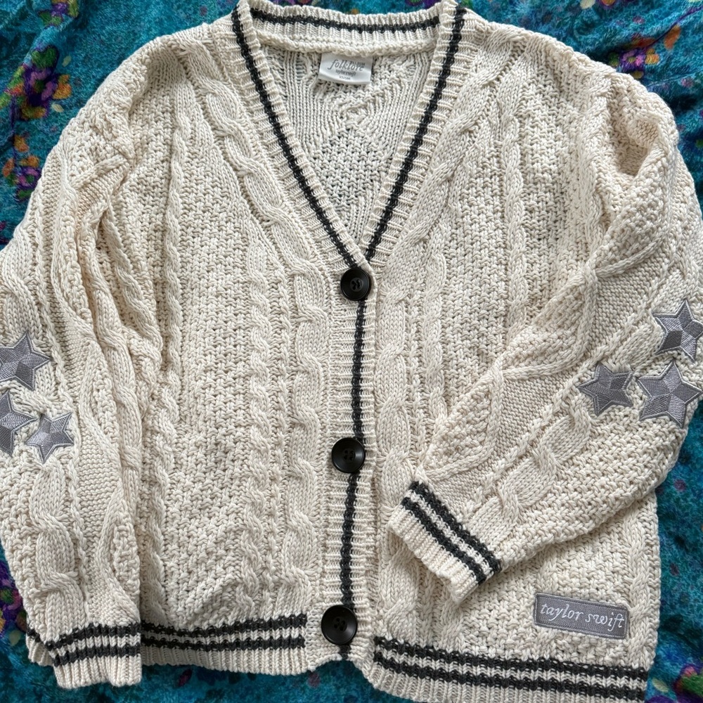 Authentic Folklore Cardigan size xs/s